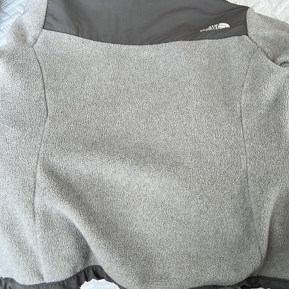Women’s NorthFace Jacket, size small - Picture 4 of 4